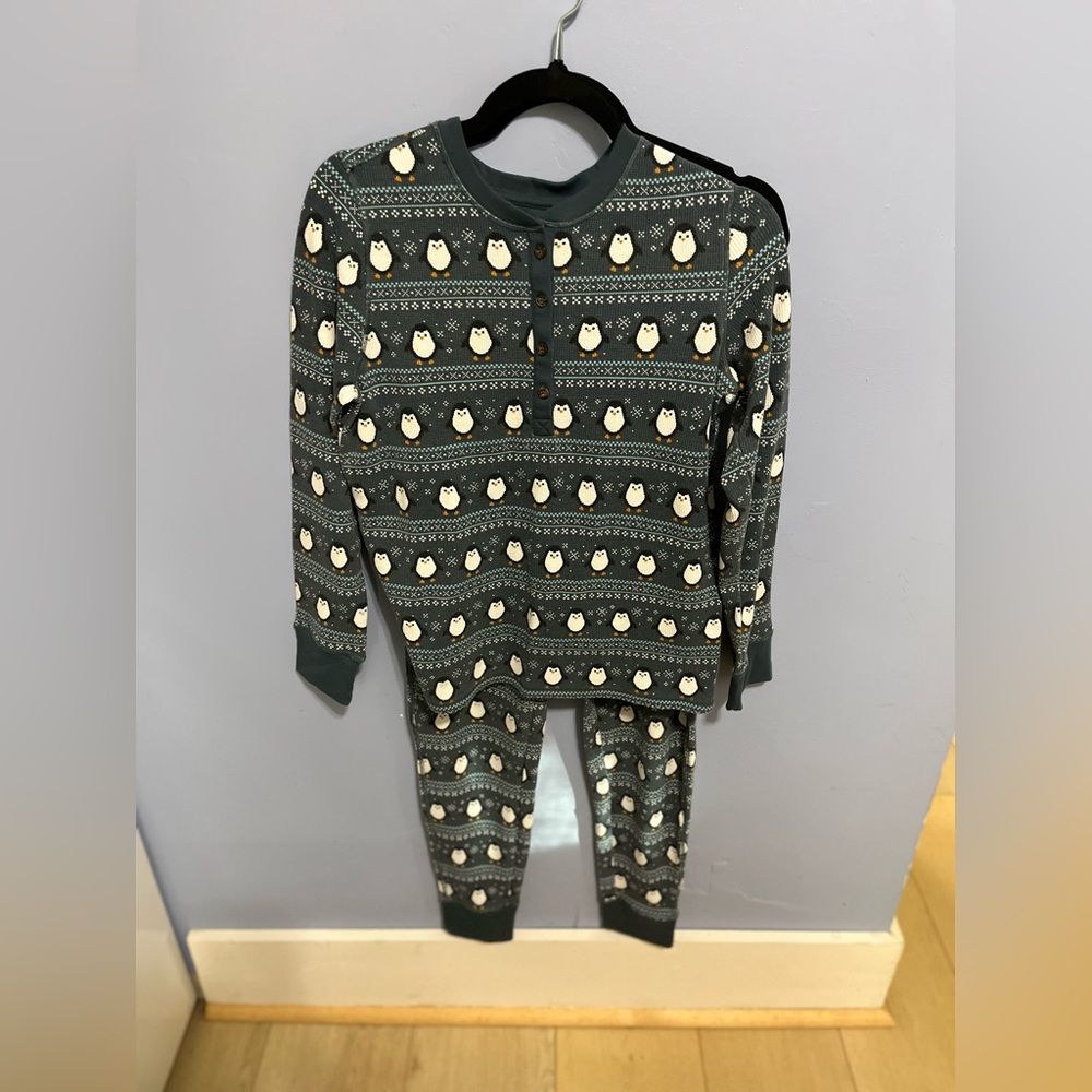 MeUndies Men's Pajama Set with Penguin Pattern - Dark Gray